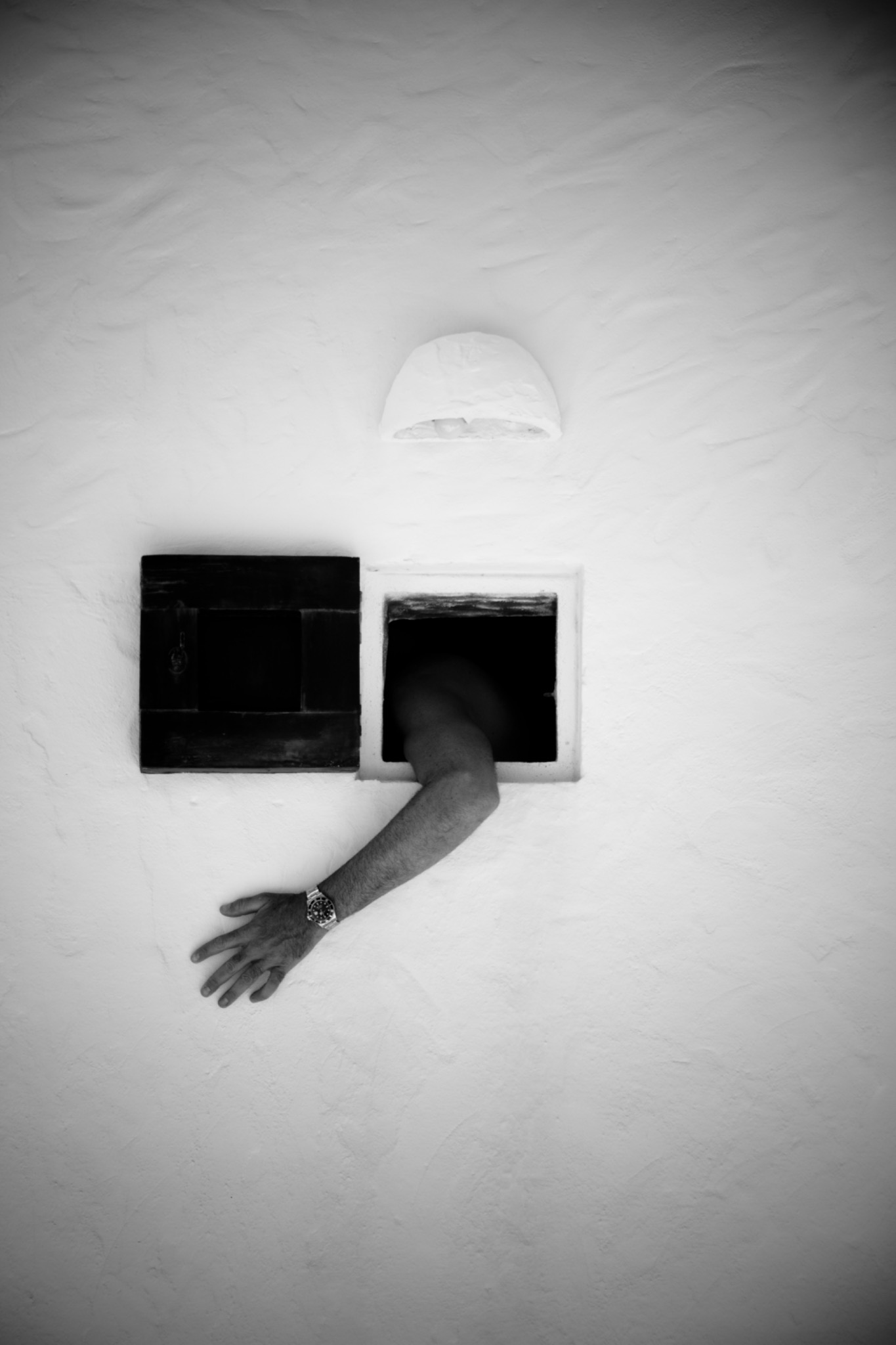 Image énigmatique, photographie noir et blanc de Michael Gramm